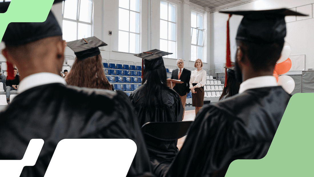 Rejeição à IA? Alunos vaiam discurso de ex-CEO do Google sobre a tecnologia; assista