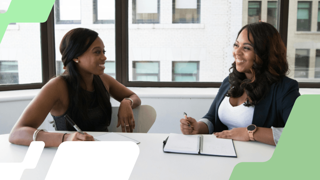 Capa da matéria Como responder “me fale sobre você” em entrevistas de emprego (com exemplos)